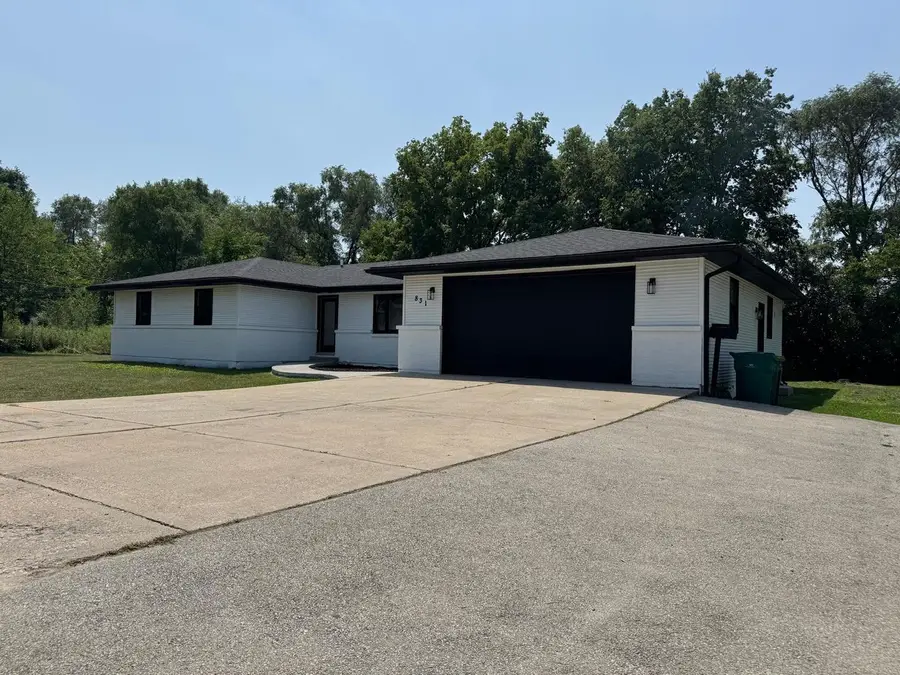 831 Richards Street, Joliet, IL 60433 - Image #2