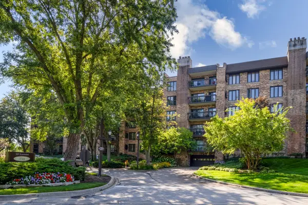 3741 Mission Hills Road #110, Northbrook, IL 60062