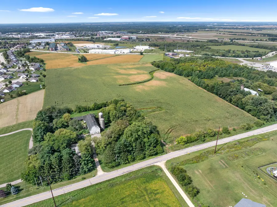 1610 Town Hall Road, Beloit, WI 53511 - Image #2