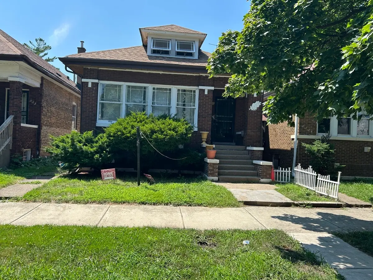 8328 S Paxton Avenue, Chicago, IL 60617 - Image #1