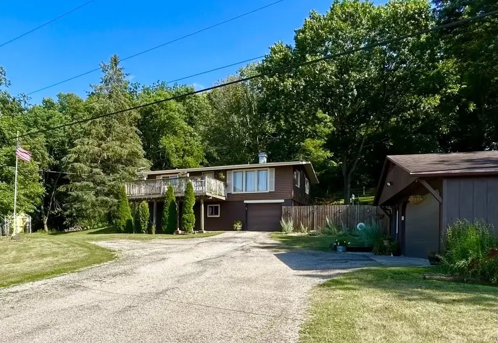 164 N 2551st Road, Peru, IL 61354 - Image #1