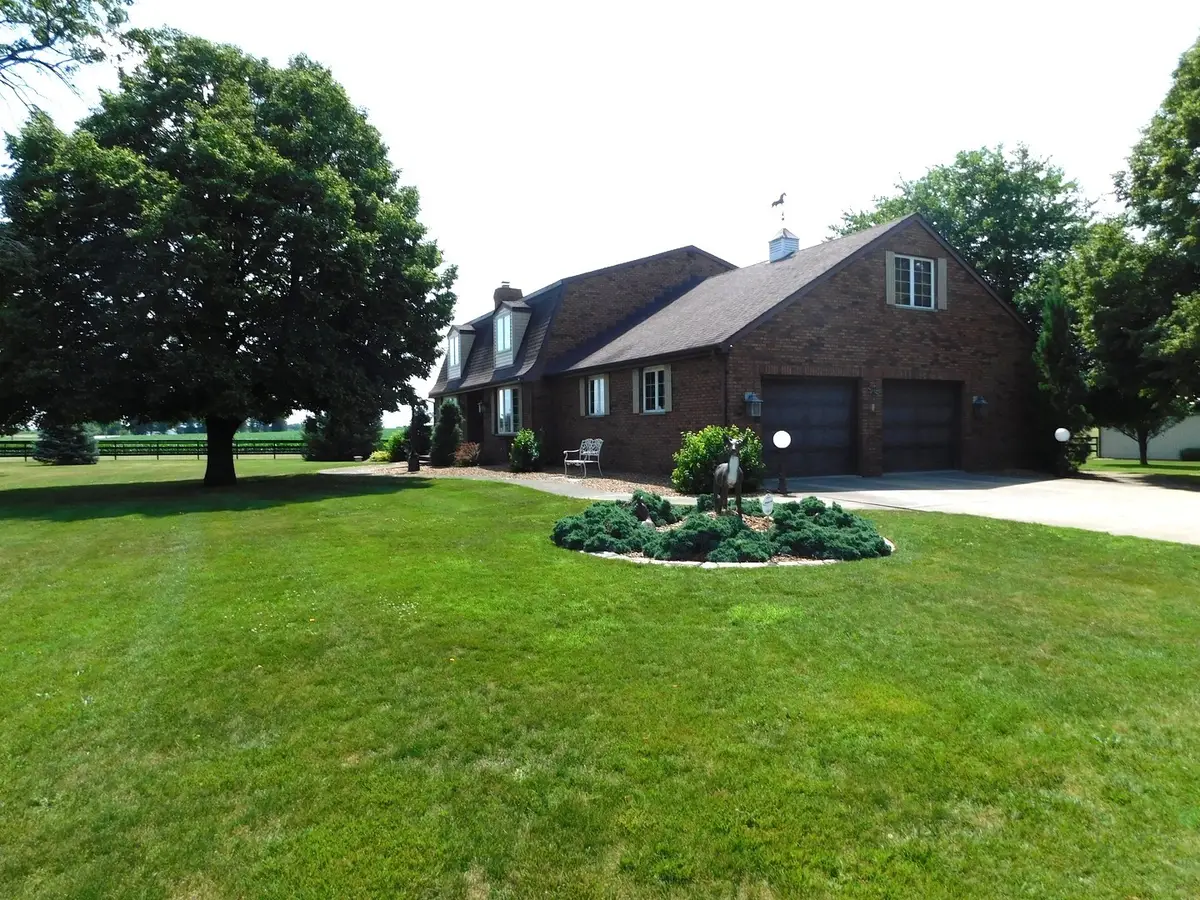 10766 E 7000 N Road, Grant Park, IL 60940 - Image #1