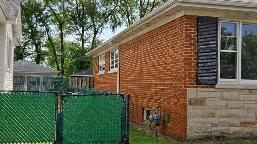 413 Greenbay Avenue, Calumet City, IL 60409 - #2