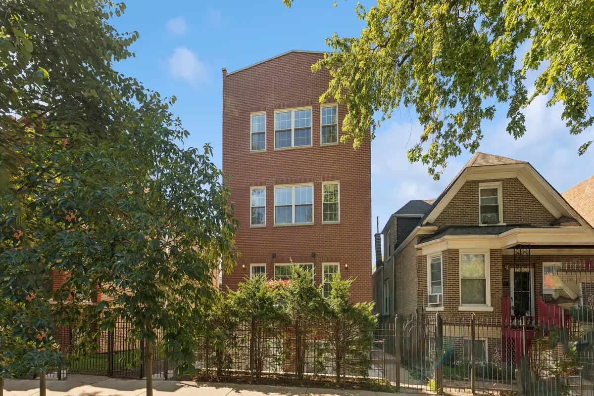 2458 N Linden Place #3, Chicago, IL 60647 - #1