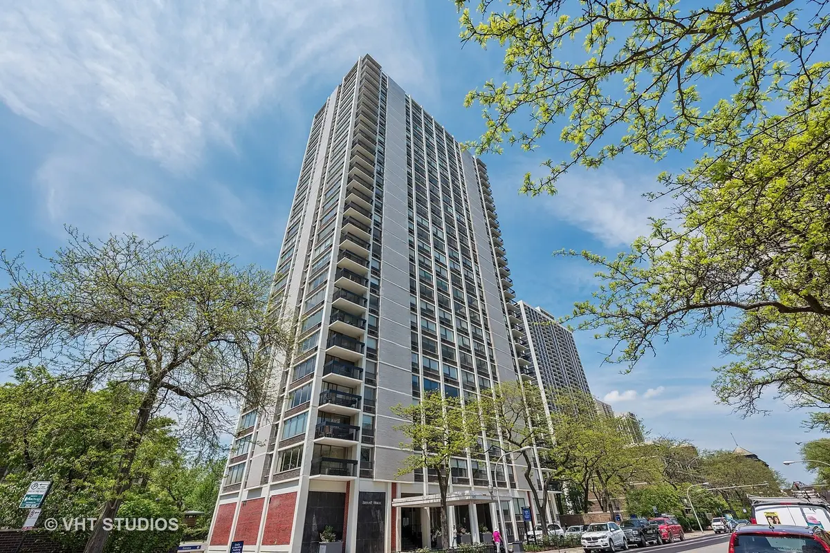1455 N Sandburg Terrace #2901B, Chicago, IL 60610 - Image #1