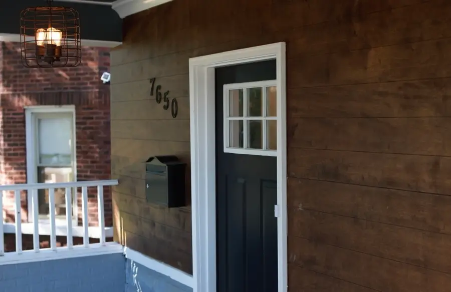 7650 S Cregier Avenue, Chicago, IL 60649 - Image #2