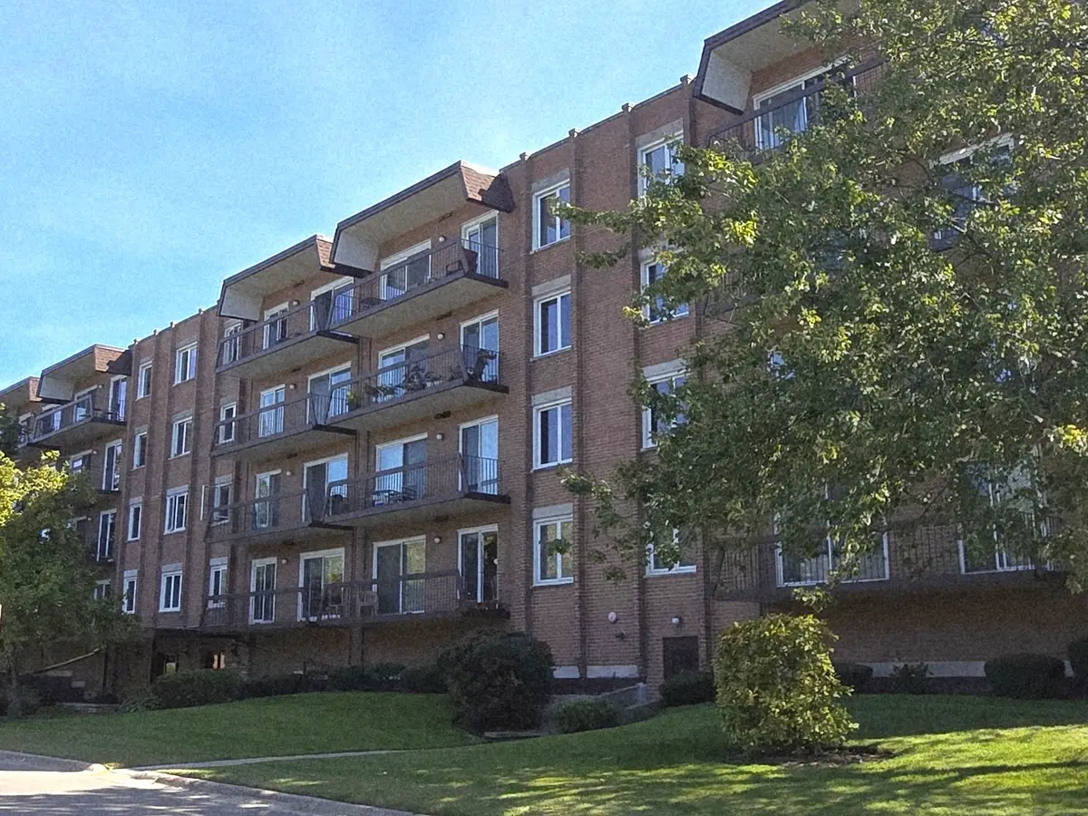 8101 W Courte Drive #307, Niles, IL 60714 - Image #1