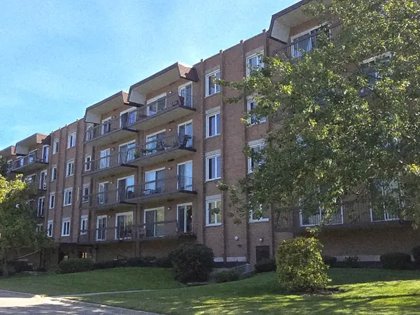 8101 W Courte Drive #307, Niles, IL 60714