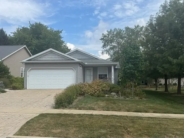 2404 Treeline Drive, Bloomington, IL 61704