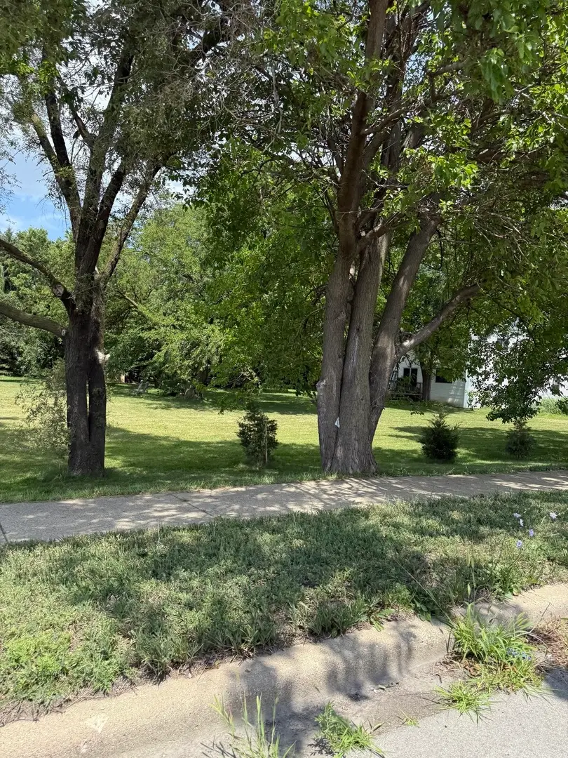 1596 Oxford Road, Des Plaines, IL 60018 - Image #2