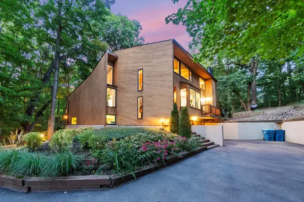 11905 S Lakewood Avenue, Palos Park, IL 60464