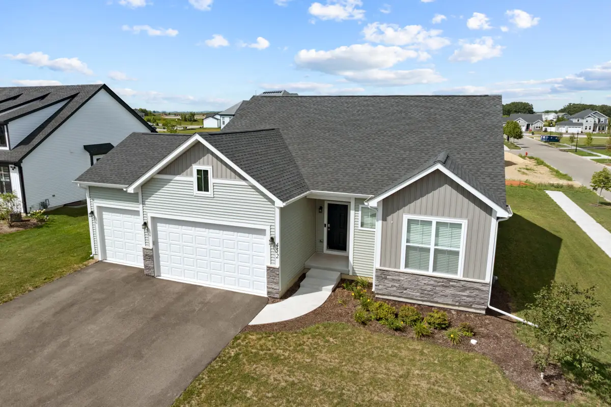 452 Dawns End, Hampshire, IL 60140 - Image #1