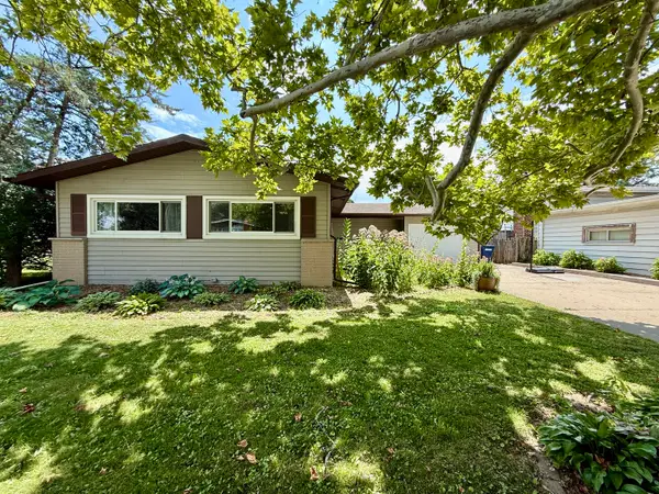 241 Diamond Head Drive, Des Plaines, IL 60018