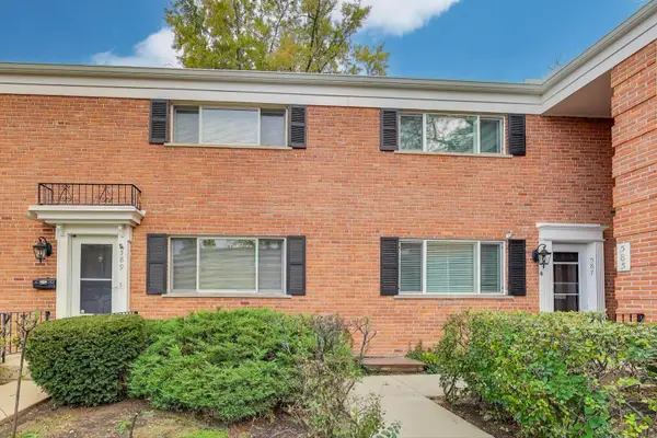 587 Shorely Drive, Barrington, IL 60010