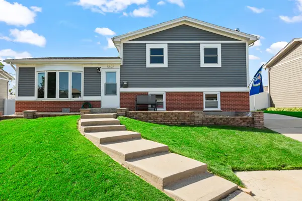 5823 Stuart Lane, Oak Forest, IL 60452