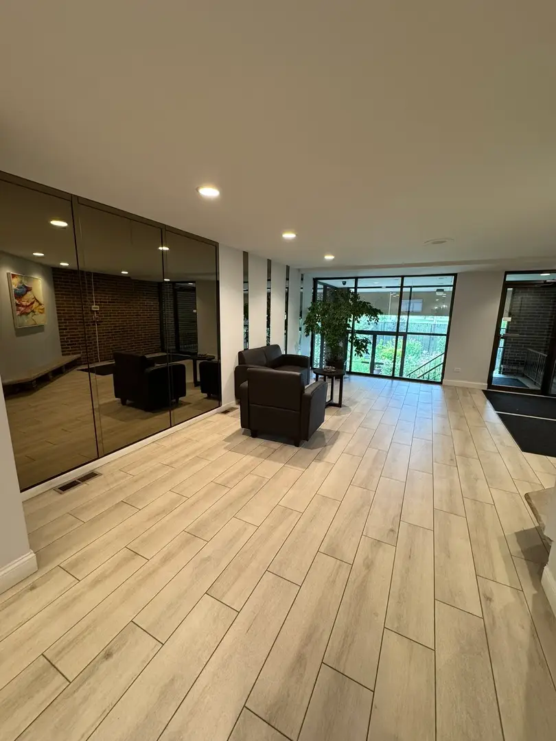 9244 Gross Point Road #103, Skokie, IL 60077 - Image #2