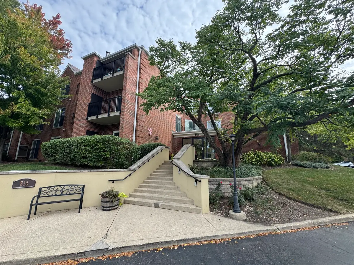 815 Leicester Road #211, Elk Grove Village, IL 60007 - Image #1
