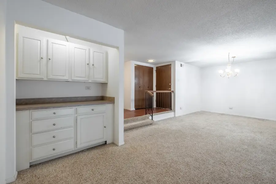 8216 Mulberry Court #8A, Palos Hills, IL 60465 - Image #3