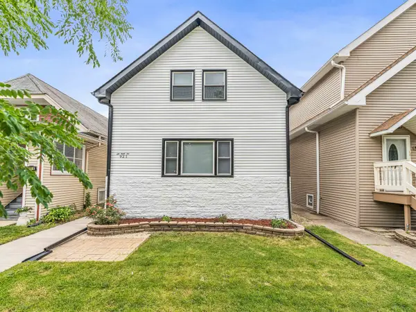 921 N Humphrey Avenue, Oak Park, IL 60302