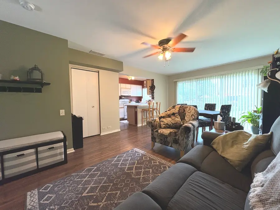 2038 College Green Drive, Elgin, IL 60123 - Image #2