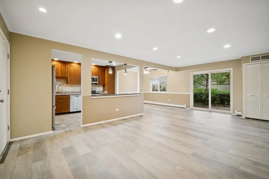 2443 E Brandenberry Court #1B, Arlington Heights, IL 60004 - Image #2