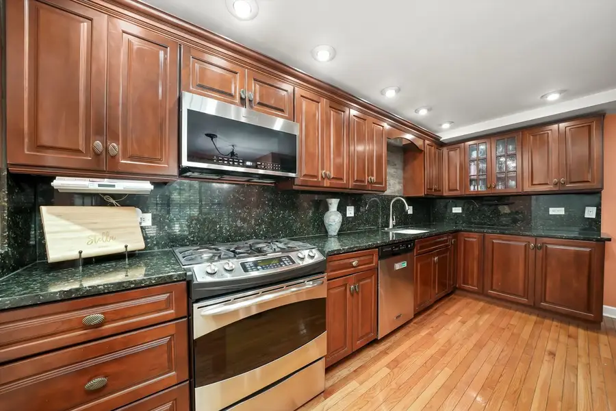 2571 Essex Drive, Northbrook, IL 60062 - Image #3