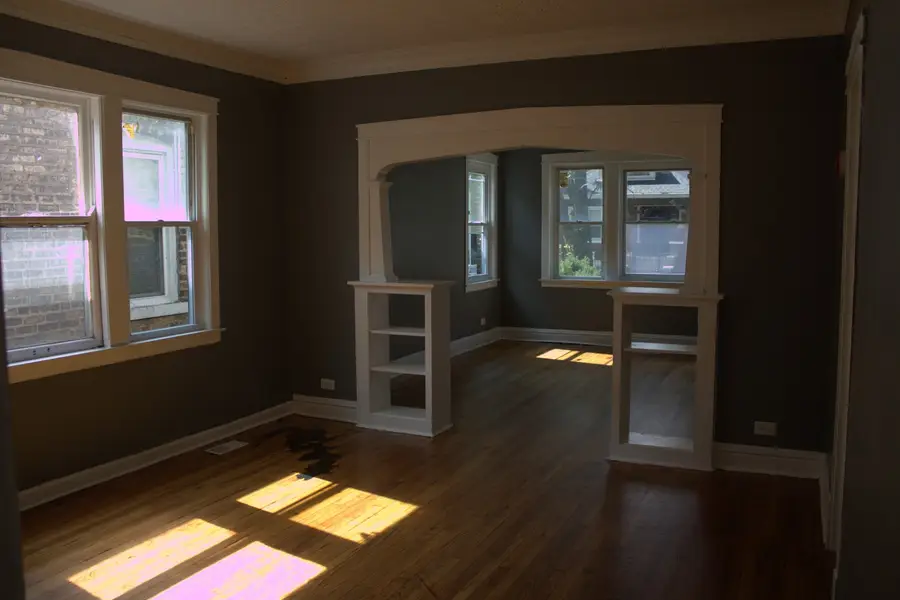 8207 S Marquette Avenue, Chicago, IL 60617 - Image #3