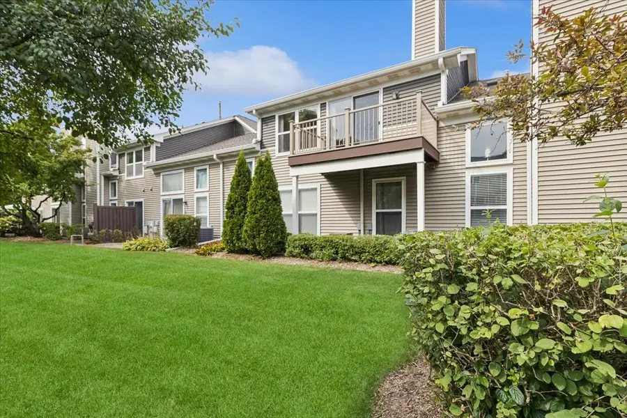 388 E Tall Oaks Lane #388, Itasca, IL 60143 - Image #2