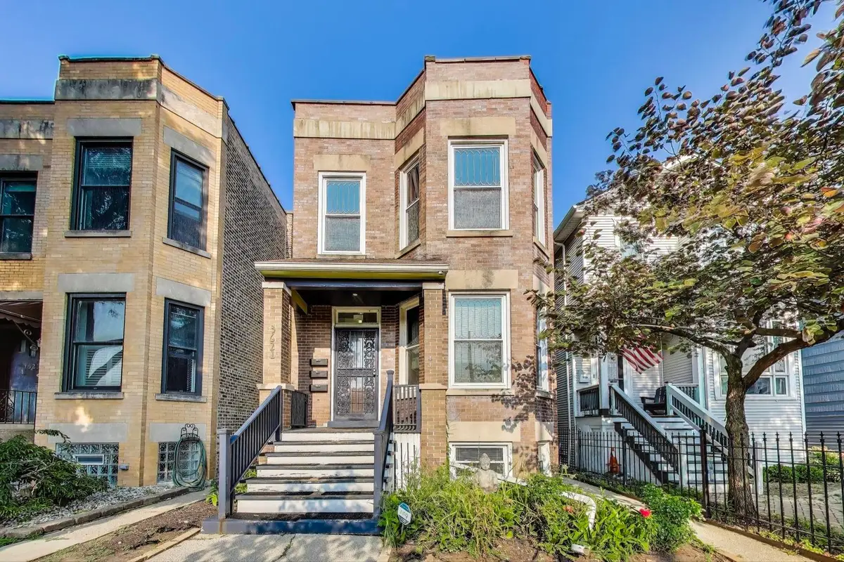 3621 N Ravenswood Avenue, Chicago, IL 60613 - Image #1