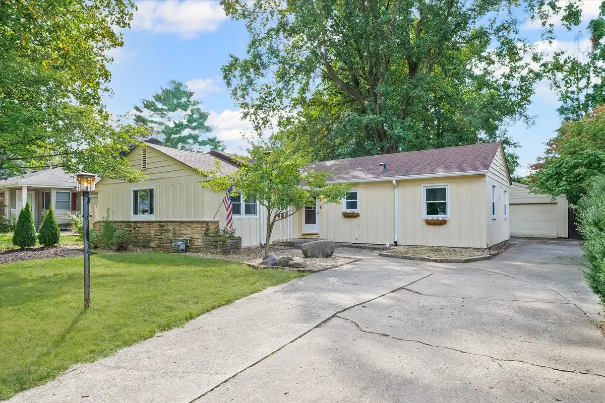 1607 Chevy Chase Drive, Champaign, IL 61821 - Image #1