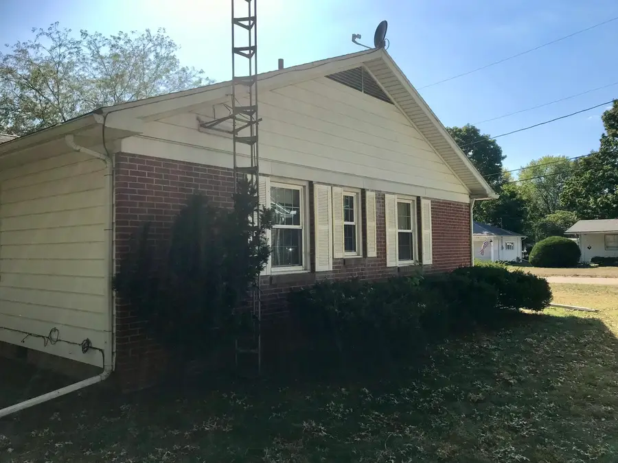 625 S 5th Avenue Drive, Princeton, IL 61356 - Image #2