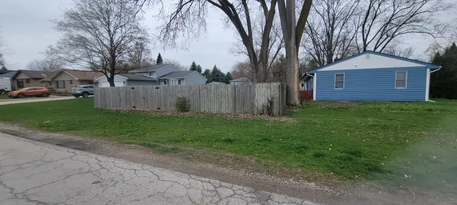 27 Wilbur Avenue, Warrenville, IL 60555 - Image #3