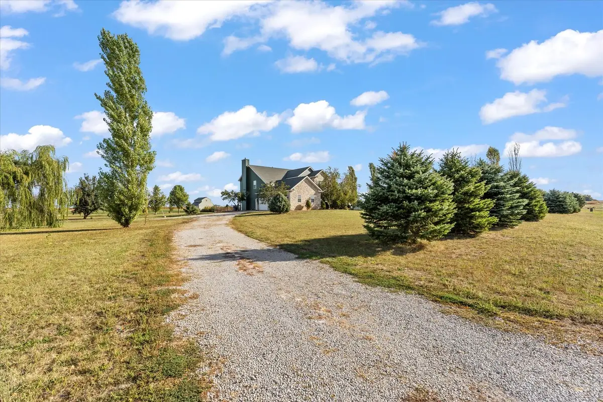 1376 E 2950 North Road, Mansfield, IL 61854 - Image #1