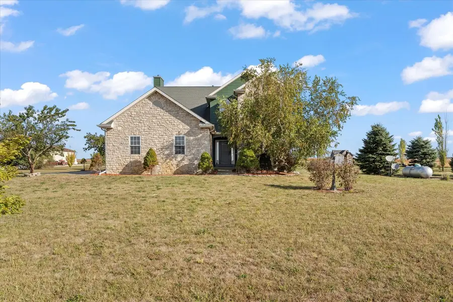 1376 E 2950 North Road, Mansfield, IL 61854 - Image #3