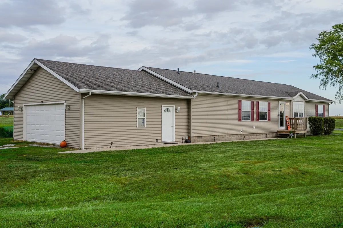 319 N Letcher Street, Chenoa, IL 61726 - #1