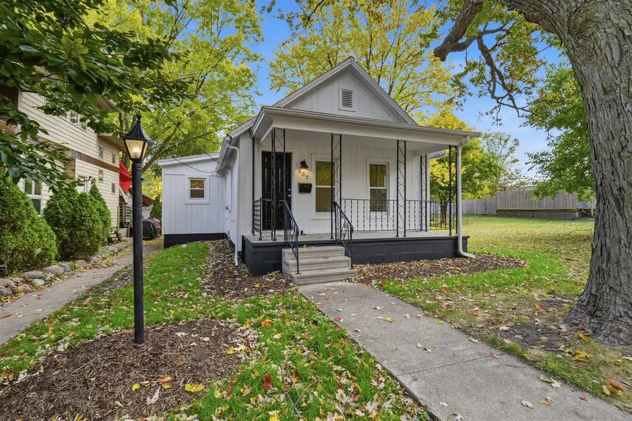 807 N Morris Avenue, Bloomington, IL 61701 - Image #2