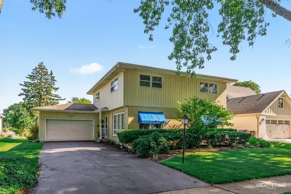 713 Burning Tree Lane, Naperville, IL 60563