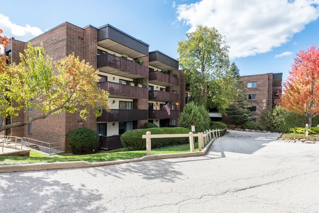 650 Whitney Court #203, Gurnee, IL 60031 - Image #1