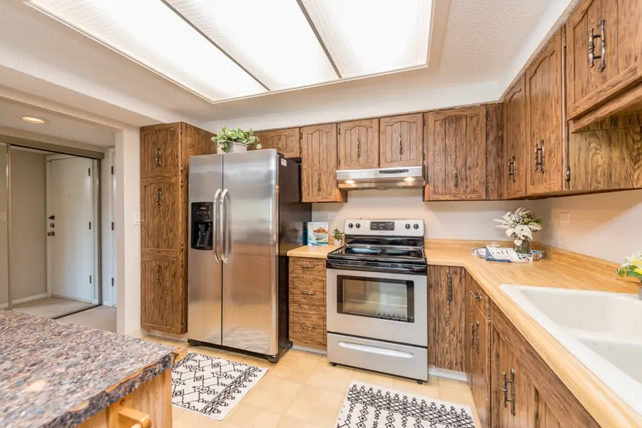 650 Whitney Court #203, Gurnee, IL 60031 - Image #2