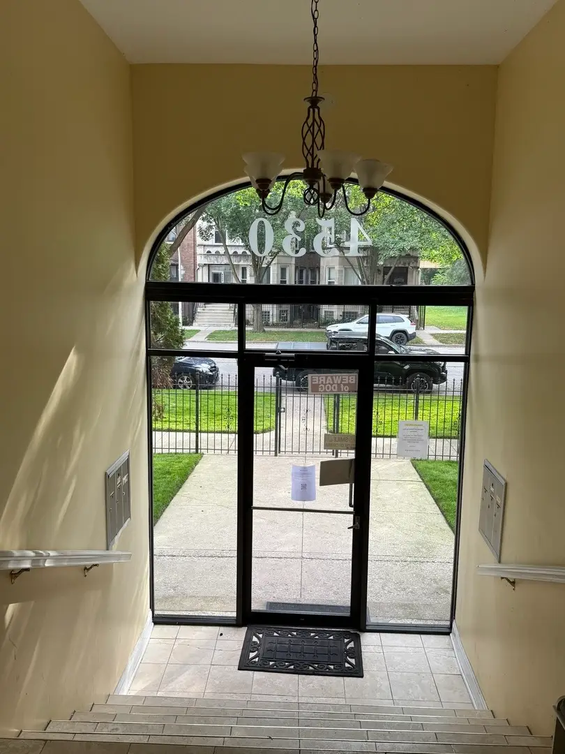 4530 S Prairie Avenue #1S, Chicago, IL 60653 - Image #2