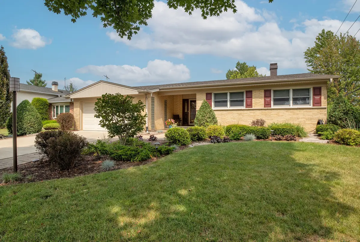1822 E Cree Lane, Mount Prospect, IL 60056 - Image #1