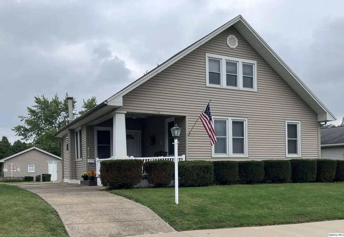 1516 Chestnut St, Quincy, IL 62301-2166 - Image #1