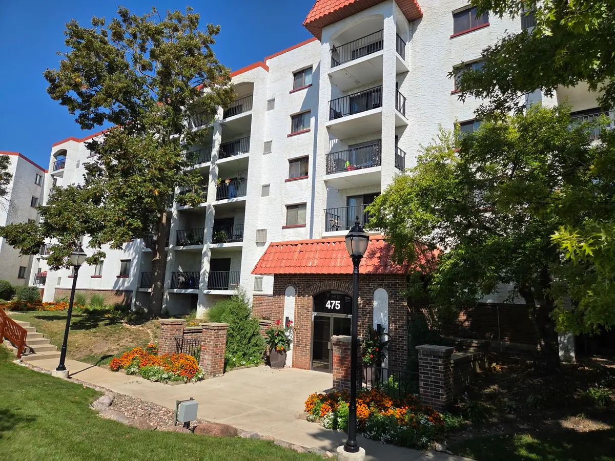 475 Plum Creek Drive #206, Wheeling, IL 60090 - Image #1