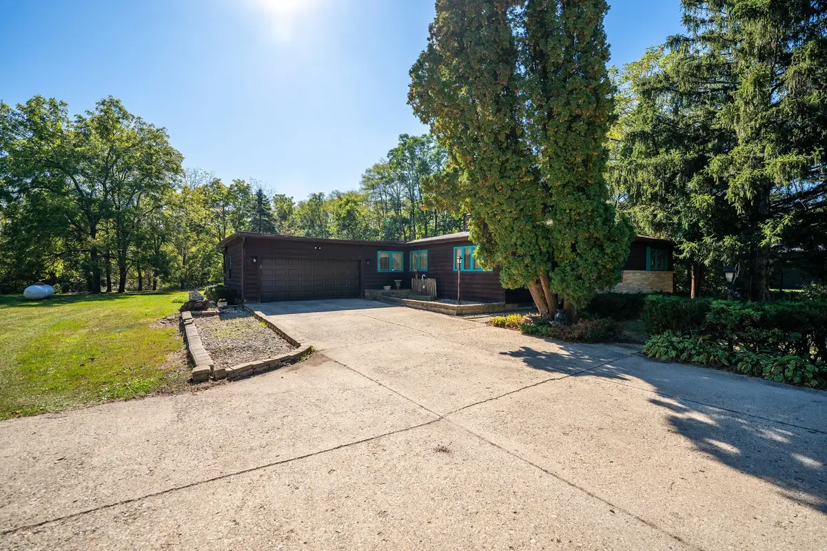 15361 S Bluff Road, South Beloit, IL 61080 - Image #1