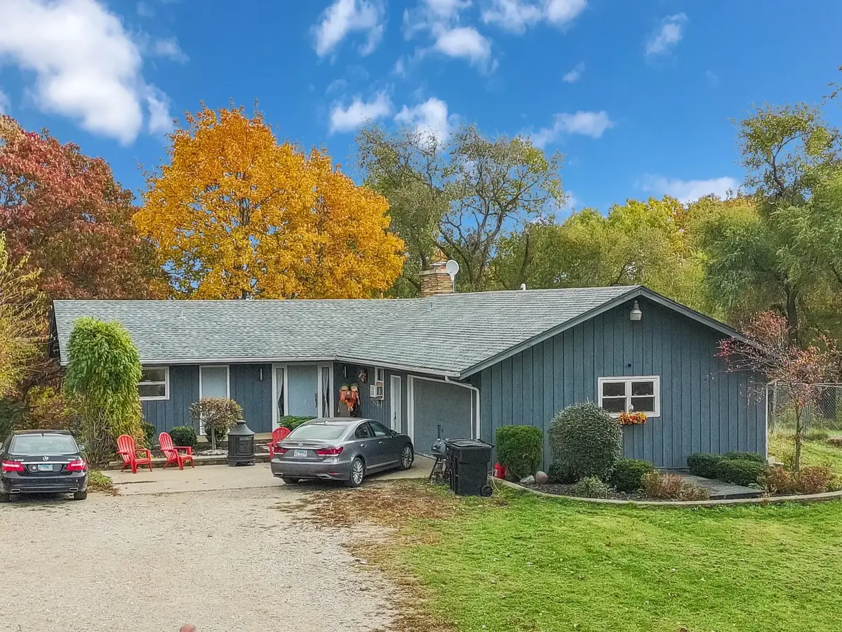 7822 N Pillow Hill Road N, Spring Grove, IL 60081 - Image #1