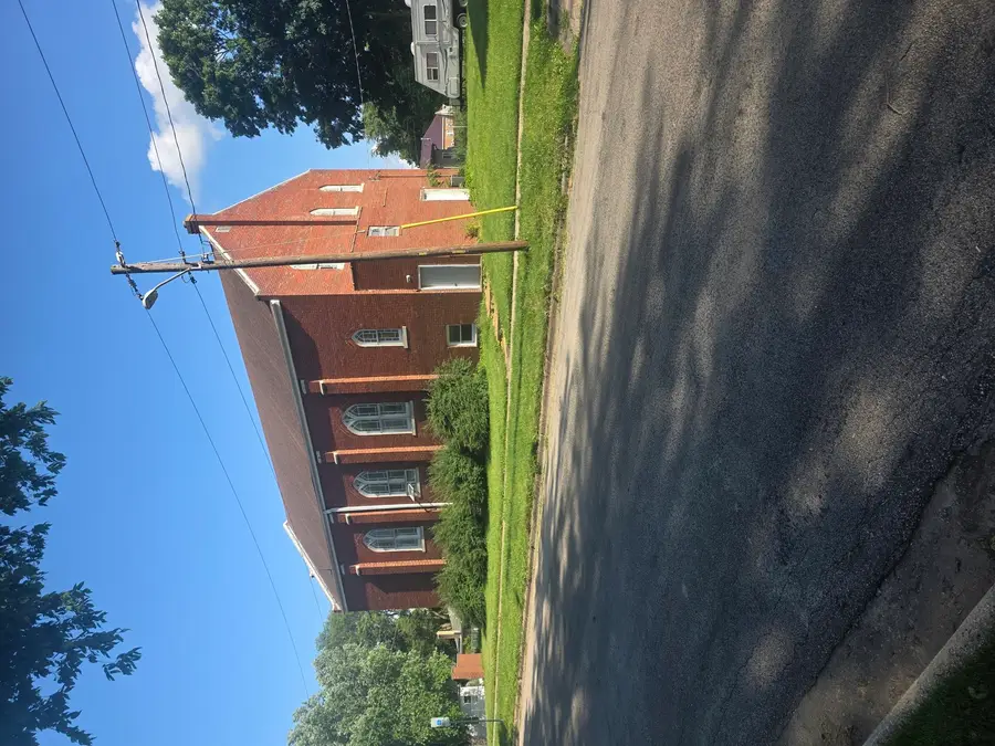 201 S College Street, Lincoln, IL 62656 - Image #3