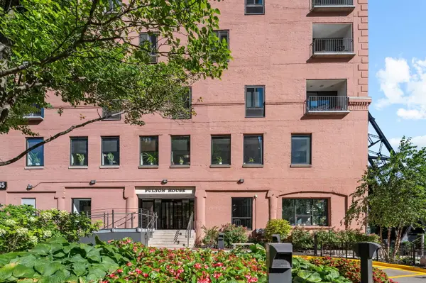 345 N Canal Street #1003, Chicago, IL 60606