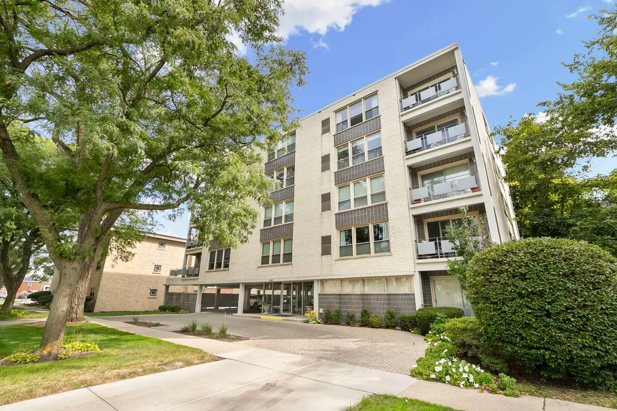 1535 Park Avenue #304, River Forest, IL 60305 - Image #1