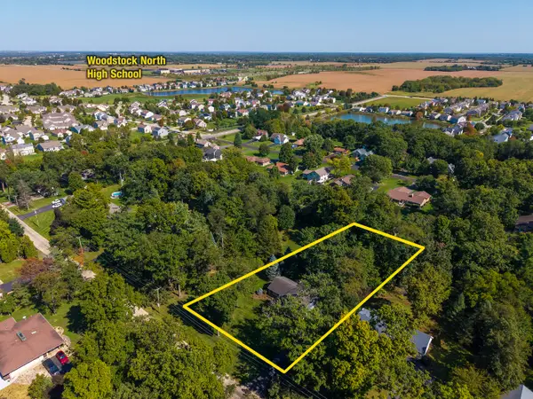 908 Hickory Road, Woodstock, IL 60098