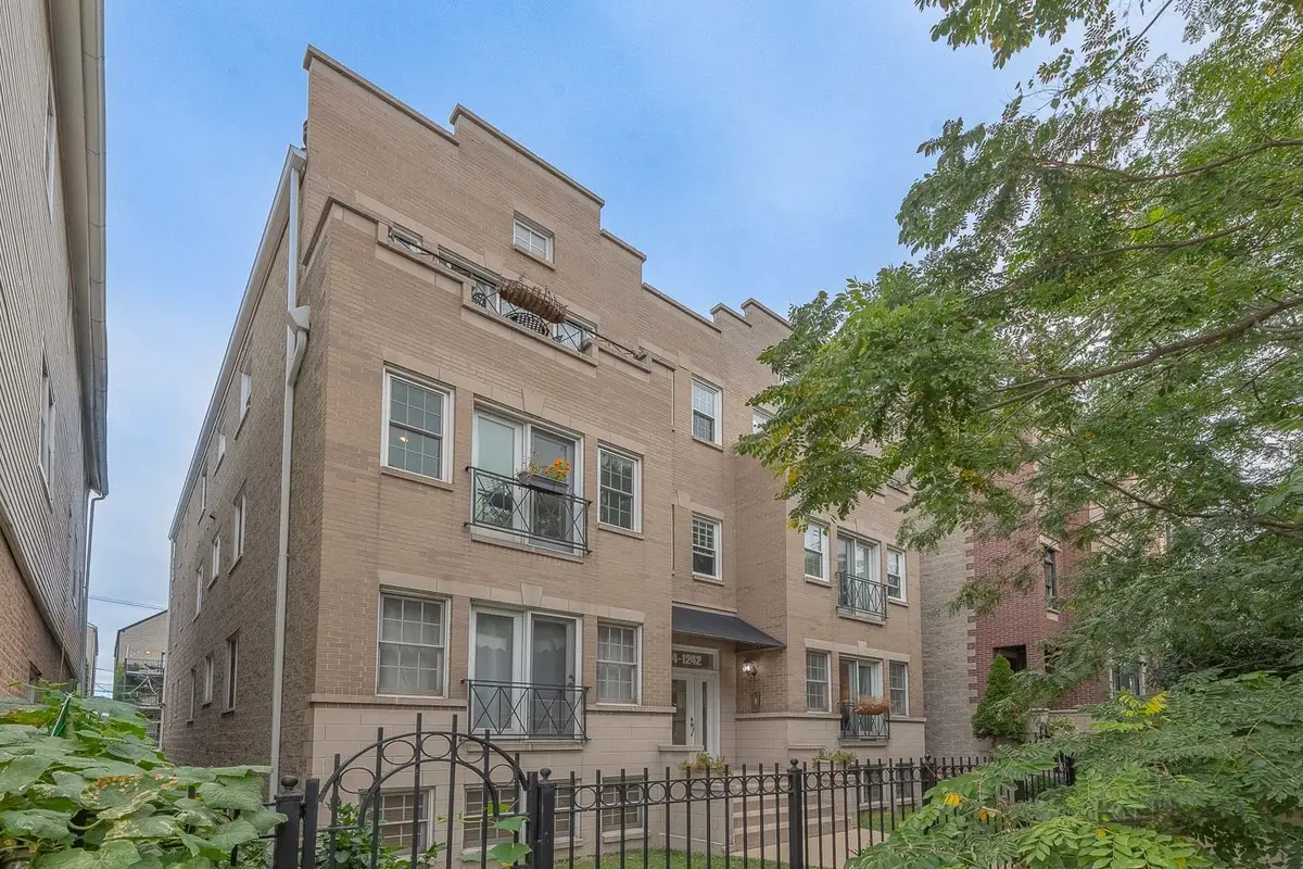 1244 W Ohio Street #2W, Chicago, IL 60642 - Image #1